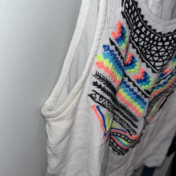 Super cute xhilaration crop top in medium - Picture 3 of 10